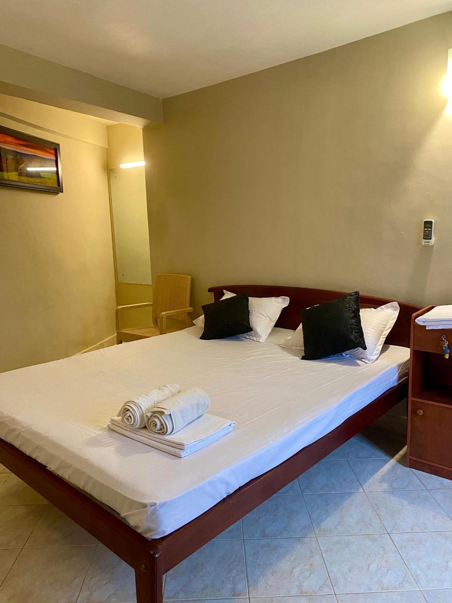 Grand Resort Kandy Exterior photo